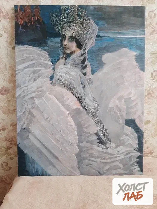 Холст «Царевна-Лебедь» в интерьере